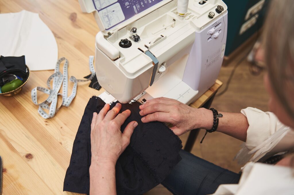 Jak obliczyć ile tkaniny potrzeba do uszycia danego ubrania?